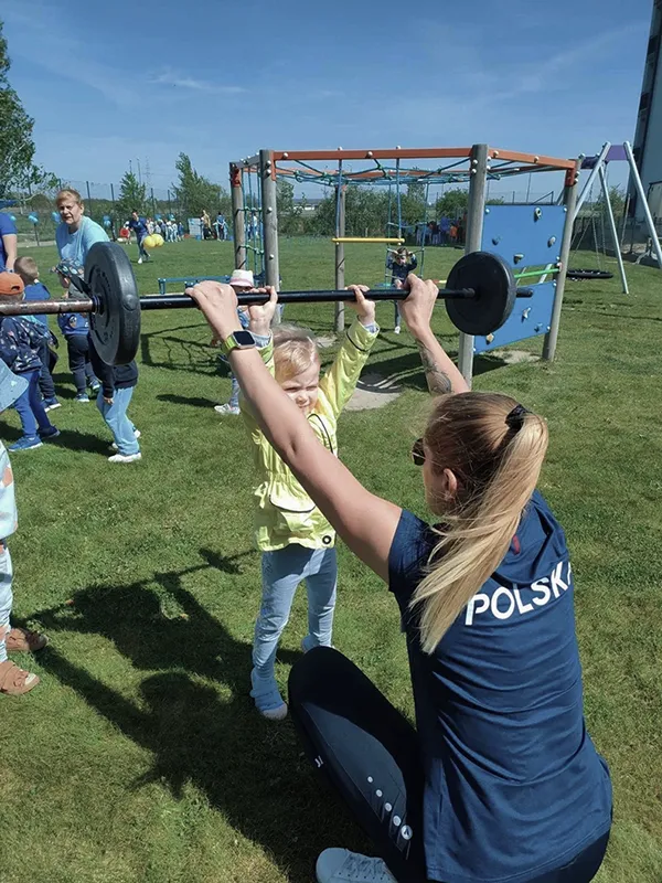 PRACA Z DZIEĆMI I MŁODZIEŻĄ